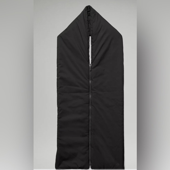 Lululemon • Reversible Quilted Scarf • Black - Picture 3 of 5